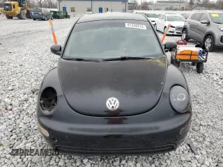 2005 Volkswagen New Beetle Coupe GL with VIN 3VWBK31C65M415399, listed as a Copart auction lot 81258974 with 182,918 mi miles and Salvage Title. Bid and sale history available at carsss.com. Image 5.