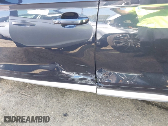 2018 Audi Q5 Premium Plus z VIN WA1BNAFY0J2217142, wystawiony jako IAAI lot #42049376 z przebiegiem 84 100 mil mil oraz . Historia ofert i sprzedaży dostępna na DreamBid. Obrazek 6.