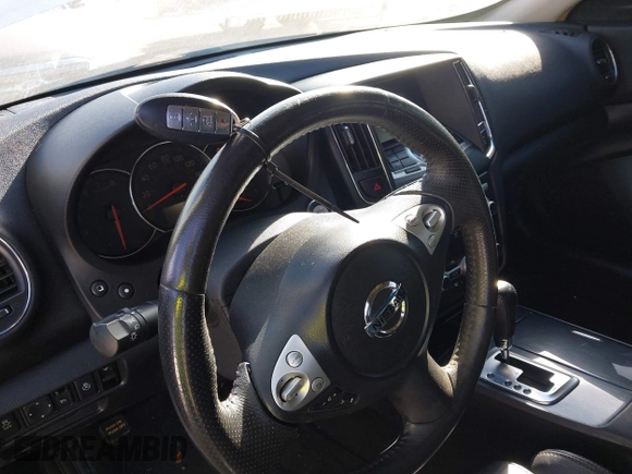 2014 Nissan Maxima S z VIN 1N4AA5AP4EC492795, wystawiony jako IAAI lot #40700233 z przebiegiem 163 096 mil mil oraz . Historia ofert i sprzedaży dostępna na DreamBid. Obrazek 11.