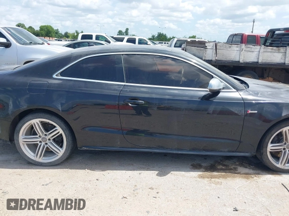 2013 Audi S5 Prestige z VIN WAUVGAFR8DA015727, wystawiony jako IAAI lot #42445090 z przebiegiem 136 237 mil mil oraz . Historia ofert i sprzedaży dostępna na DreamBid. Obrazek 13.
