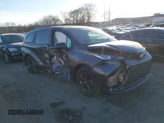 2025 Toyota Sienna XSE z VIN 5TDDSKFC7SS158263, wystawiony jako IAAI lot #41454280 z przebiegiem 8 408 mil mil oraz . Historia ofert i sprzedaży dostępna na DreamBid. Obrazek 1.