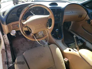 1995 Ford Mustang z VIN 1FALP45T0SF152059, wystawiony jako Copart lot #41786005 z przebiegiem 133 906 mil mil oraz Szkoda całkowita • Salvage title. Historia ofert i sprzedaży dostępna na DreamBid. Obrazek 8.