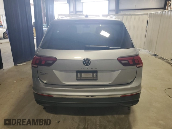 2022 Volkswagen Tiguan SE z VIN 3VV3B7AX6NM034235, wystawiony jako Copart lot #57259615 z przebiegiem 65 424 mil mil oraz Czysty tytuł • Clean title. Historia ofert i sprzedaży dostępna na DreamBid. Obrazek 6.