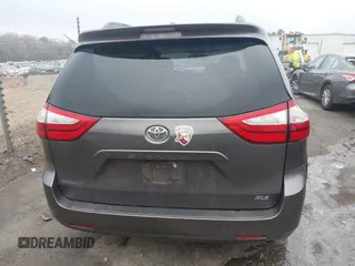 2017 Toyota Sienna XLE Auto Access Seat with VIN 5TDYZ3DC9HS818821, listed as a IAAI auction lot 41505304 with 74,295 mi miles. Bid and sale history available at carsss.com. Image 16.
