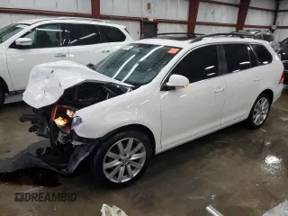 2010 Volkswagen Jetta SE with VIN 3VWTX7AJ8AM685028, listed as a Copart auction lot 83465474 with 99,943 mi miles and Salvage title. Bid and sale history available at DreamBid. Image 1.