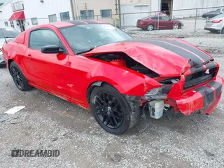 2014 Ford Mustang V6 с VIN 1ZVBP8AM7E5276865, выставлен на аукционе IAAI как лот 42151554 с пробегом 111 460 миль миль и . История ставок и продаж доступна на DreamBid. Изображение 1.