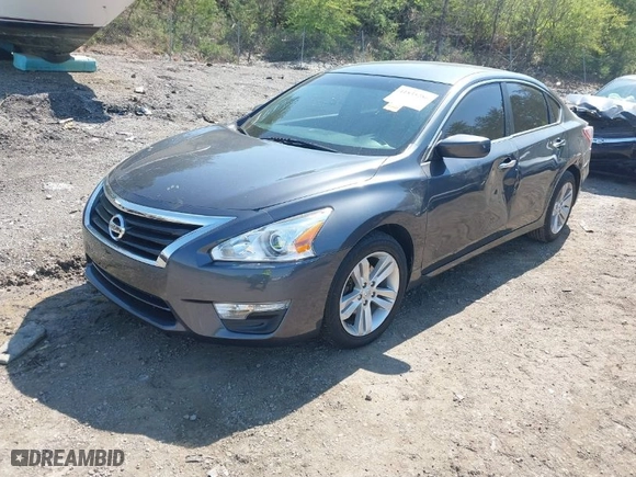 2013 Nissan Altima 2.5 SL with VIN 1N4AL3AP2DC104007, listed as a IAAI auction lot 41835286 with 247,964 mi miles. Bid and sale history available at carsss.com. Image 2.