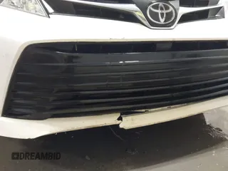 2018 Toyota Sienna LE Auto Access Seat with VIN 5TDKZ3DC4JS922290, listed as a IAAI auction lot 41615724 with 100,632 mi miles. Bid and sale history available at carsss.com. Image 6.