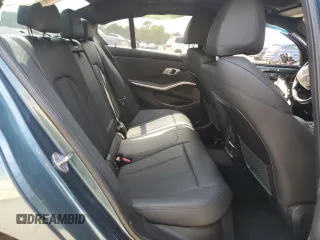 2020 BMW 3 Series 330i z VIN 3MW5R1J02L8B33169, wystawiony jako Copart lot #55660155 z przebiegiem 53 585 mil mil oraz Nie do naprawy • Non repairable. Historia ofert i sprzedaży dostępna na DreamBid. Obrazek 10.