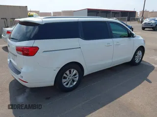 2015 Kia Sedona LX with VIN KNDMB5C15F6026922, listed as a IAAI auction lot 41563861 with 133,733 mi miles. Bid and sale history available at carsss.com. Image 4.