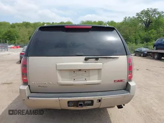 2008 GMC Yukon XL z VIN 1GKFK66878J168801, wystawiony jako IAAI lot #42270097 z przebiegiem 249 455 mil mil oraz . Historia ofert i sprzedaży dostępna na DreamBid. Obrazek 16.