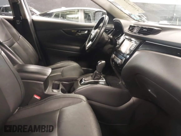2017 Nissan Rogue Sport SL with VIN JN1BJ1CR4HW103472, listed as a IAAI auction lot 41856392 with 38,584 mi miles. Bid and sale history available at carsss.com. Image 5.