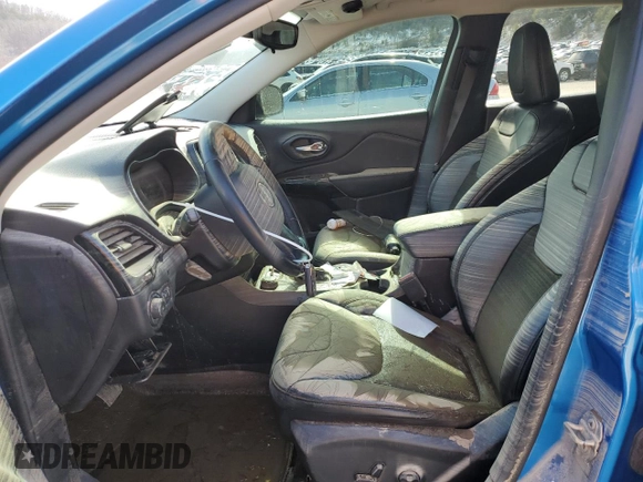 2021 Jeep Cherokee Altitude z VIN 1C4PJMLB7MD137385, wystawiony jako Copart lot #45909505 z przebiegiem Nie podano mil oraz Szkoda całkowita • Salvage title. Historia ofert i sprzedaży dostępna na DreamBid. Obrazek 7.