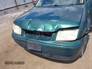 2000 Volkswagen Jetta GLS с VIN 3VWSA29M5YM109440, выставлен на аукционе IAAI как лот 42177790 с пробегом 163 995 миль миль и . История ставок и продаж доступна на DreamBid. Изображение 6.