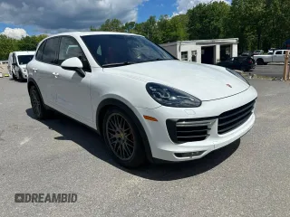 2015 Porsche Cayenne Turbo z VIN WP1AC2A27FLA81589, wystawiony jako Copart lot #58702245 z przebiegiem 136 038 mil mil oraz Czysty tytuł • Clean title. Historia ofert i sprzedaży dostępna na DreamBid. Obrazek 4.