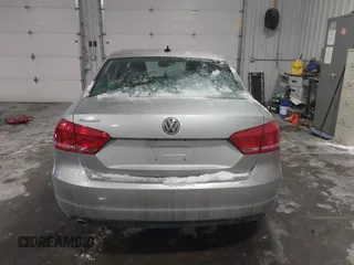 2013 Volkswagen Passat SE w/Sunroof & Nav with VIN 1VWBP7A30DC150018, listed as a IAAI auction lot 41580416 with 75,231 mi miles. Bid and sale history available at carsss.com. Image 17.