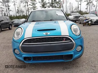 2017 MINI Hardtop 4 Door Cooper S z VIN WMWXU3C37H2F48944, wystawiony jako IAAI lot #41732140 z przebiegiem 154 563 mil mil oraz . Historia ofert i sprzedaży dostępna na DreamBid. Obrazek 12.