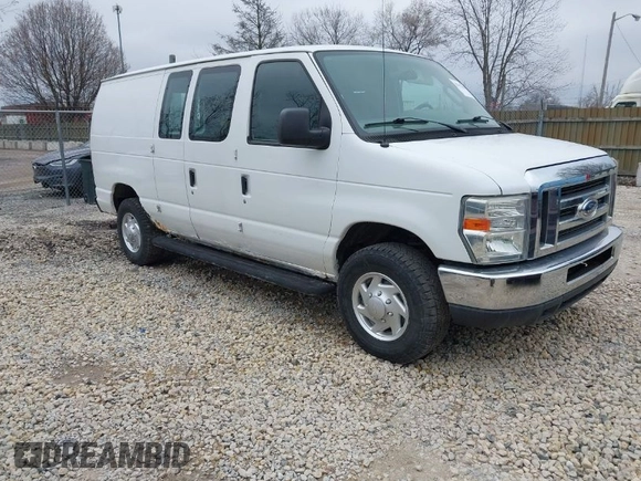 2013 Ford Econoline Cargo Commercial z VIN 1FTNE2EW5DDA32862, wystawiony jako IAAI lot #42012064 z przebiegiem 123 985 mil mil oraz . Historia ofert i sprzedaży dostępna na DreamBid. Obrazek 1.