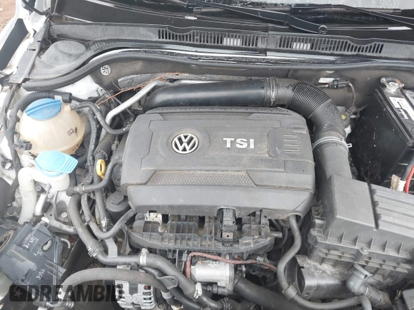 2015 Volkswagen Jetta SE z VIN 3VWD17AJ1FM225271, wystawiony jako IAAI lot #40353904 z przebiegiem 83 317 mil mil oraz . Historia ofert i sprzedaży dostępna na DreamBid. Obrazek 10.