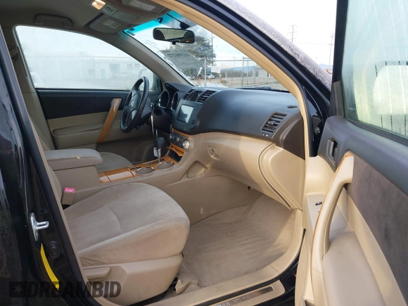 2008 Toyota Highlander Hybrid with VIN JTEEW41A482008875, listed as a IAAI auction lot 41390272 with 177,042 mi miles. Bid and sale history available at carsss.com. Image 5.