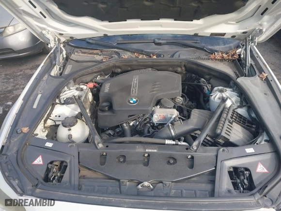 2012 BMW 5 Series 528i xDrive with VIN WBAXH5C57CDW06059, listed as a IAAI auction lot 41402225 with 167,656 mi miles. Bid and sale history available at carsss.com. Image 10.