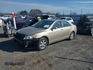 2008 Toyota Camry LE z VIN 4T1BE46K78U748805, wystawiony jako IAAI lot #41644868 z przebiegiem 32 704 mil mil oraz . Historia ofert i sprzedaży dostępna na DreamBid. Obrazek 2.