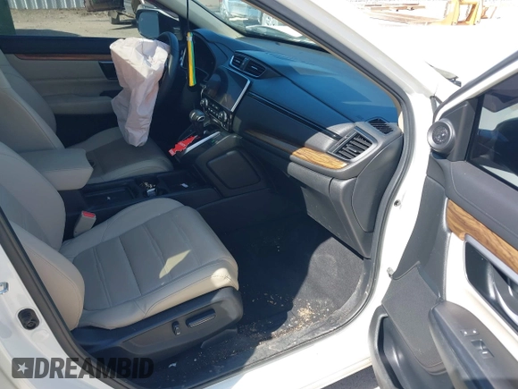 2018 Honda CR-V Touring with VIN 2HKRW2H92JH662753, listed as a IAAI auction lot 39538586 with 83,202 mi miles. Bid and sale history available at carsss.com. Image 5.