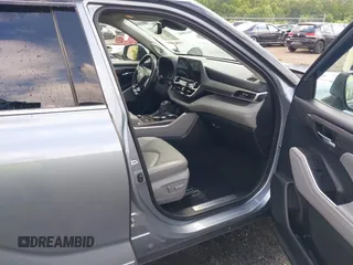 2022 Toyota Highlander Limited z VIN 5TDDZRBH5NS162256, wystawiony jako IAAI lot #42177200 z przebiegiem 33 932 mil mil oraz . Historia ofert i sprzedaży dostępna na DreamBid. Obrazek 5.