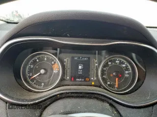 2019 Jeep Cherokee Latitude with VIN 1C4PJLCB2KD307482, listed as a Copart auction lot 59474485 with 69,628 mi miles and Salvage title. Bid and sale history available at DreamBid. Image 9.