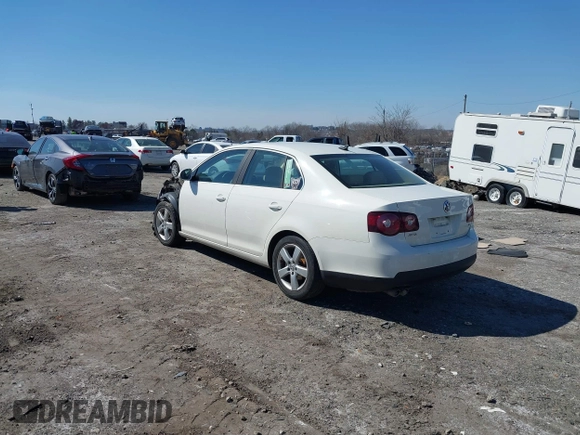 2008 Volkswagen Jetta Sedan SE with VIN 3VWRM71K68M070130, listed as a IAAI auction lot 41751450 with 217,598 mi miles. Bid and sale history available at carsss.com. Image 3.