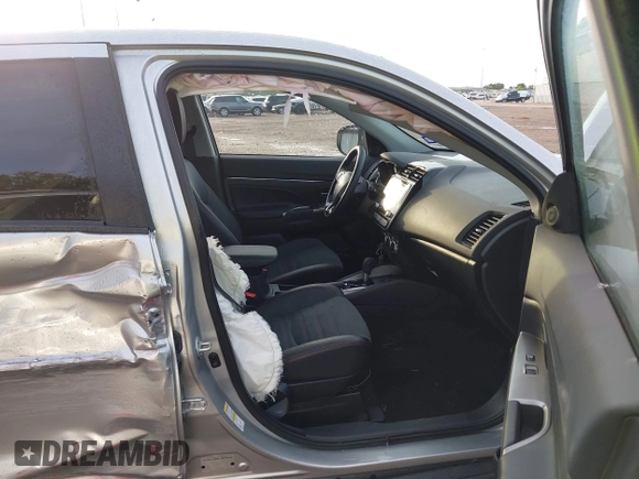 2024 Mitsubishi Outlander S z VIN JA4ARUAU8RU015154, wystawiony jako IAAI lot #42506748 z przebiegiem 18 231 mil mil oraz . Historia ofert i sprzedaży dostępna na DreamBid. Obrazek 5.