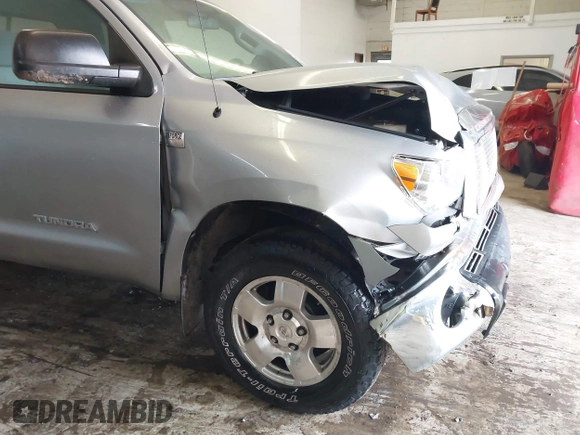 2010 Toyota Tundra 4WD Truck with VIN 5TFUM5F18AX005636, listed as a IAAI auction lot 41536831 with 77,726 mi miles. Bid and sale history available at carsss.com. Image 17.