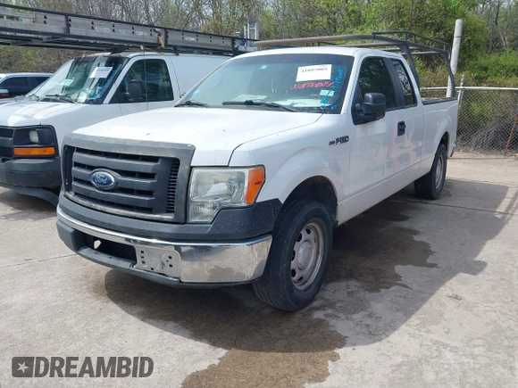 2011 Ford F-150 XL with VIN 1FTEX1CM3BFC07956, listed as a IAAI auction lot 41897005 with 277,429 mi miles. Bid and sale history available at carsss.com. Image 18.