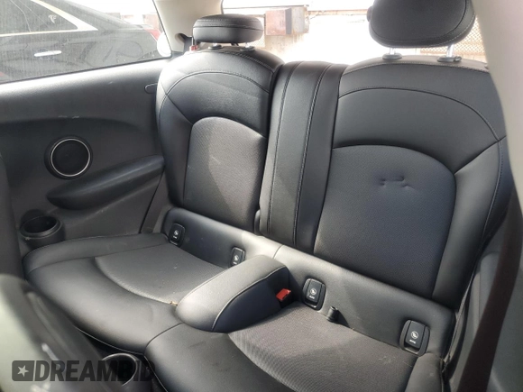 2015 MINI Hardtop S with VIN WMWXP7C59F2A34428, listed as a Copart auction lot 50697285 with 131,564 mi miles and Salvage Title. Bid and sale history available at DreamBid. Image 10.