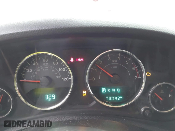 2017 Jeep Wrangler Unlimited 75th Anniversary z VIN 1C4BJWEG6HL575731, wystawiony jako IAAI lot #41704339 z przebiegiem 73 742 mil mil oraz . Historia ofert i sprzedaży dostępna na DreamBid. Obrazek 7.