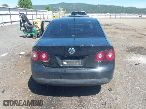 2010 Volkswagen Jetta SE with VIN 3VWRZ7AJ7AM116496, listed as a IAAI auction lot 42360075 with 249,048 mi miles and . Bid and sale history available at DreamBid. Image 16.