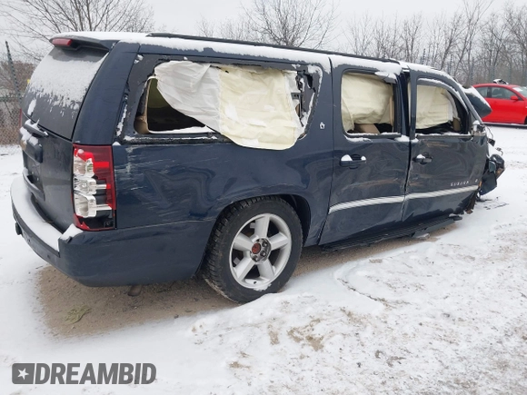 2008 Chevrolet Suburban LTZ with VIN 3GNFK16368G183057, listed as a IAAI auction lot 41295239 with 1 mi miles. Bid and sale history available at carsss.com. Image 4.