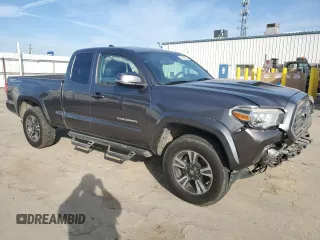 2017 Toyota Tacoma SR5 z VIN 5TFRZ5CN6HX034934, wystawiony jako Copart lot #42181755 z przebiegiem 176 511 mil mil oraz Szkoda całkowita • Salvage title. Historia ofert i sprzedaży dostępna na DreamBid. Obrazek 4.