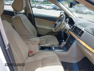 2012 Lincoln MKZ Hybrid с VIN 3LNDL2L34CR810161, выставлен на аукционе IAAI как лот 42767765 с пробегом 148 316 миль миль и . История ставок и продаж доступна на DreamBid. Изображение 5.