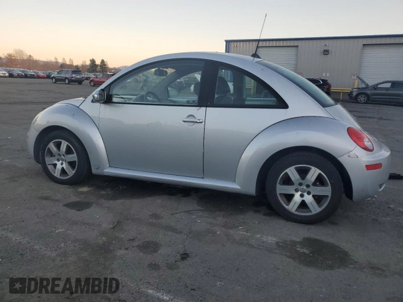 2006 Volkswagen New Beetle Coupe with VIN 3VWPG31C46M421646, listed as a Copart auction lot 83255624 with 91,884 mi miles and Clean Title. Bid and sale history available at carsss.com. Image 2.