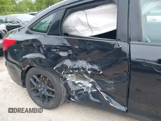 2016 Ford Focus SE с VIN 1FADP3F23GL244313, выставлен на аукционе IAAI как лот 42282622 с пробегом Не указан миль и . История ставок и продаж доступна на DreamBid. Изображение 6.