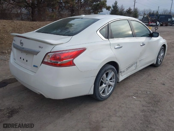 2013 Nissan Altima 2.5 SL with VIN 1N4AL3AP8DC140624, listed as a IAAI auction lot 41718089 with 127,089 mi miles. Bid and sale history available at carsss.com. Image 4.