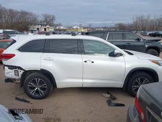 2017 Toyota Highlander LE with VIN 5TDBZRFH2HS409738, listed as a IAAI auction lot 41016417 with 150,417 mi miles and . Bid and sale history available at DreamBid. Image 13.