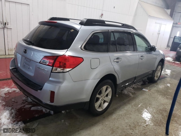 2014 Subaru Outback 2.5i with VIN 4S4BRBAC4E3234002, listed as a Copart auction lot 45196685 with 111,045 mi miles and Clean Title. Bid and sale history available at carsss.com. Image 3.