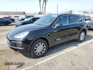 2012 Porsche Cayenne z VIN WP1AA2A26CLA11325, wystawiony jako Copart lot #60490855 z przebiegiem 103 488 mil mil oraz Czysty tytuł • Clean title. Historia ofert i sprzedaży dostępna na DreamBid. Obrazek 1.
