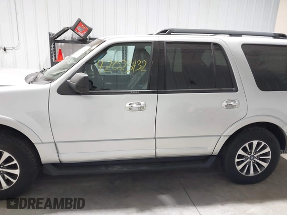 2016 Ford Expedition XLT with VIN 1FMJU1JT1GEF36309, listed as a IAAI auction lot 42023432 with 162,087 mi miles and . Bid and sale history available at DreamBid. Image 14.