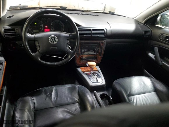 2002 Volkswagen Passat GLX with VIN WVWTH63B82P123433, listed as a Copart auction lot 87939875 with 140,108 mi miles and Salvage Title. Bid and sale history available at carsss.com. Image 8.