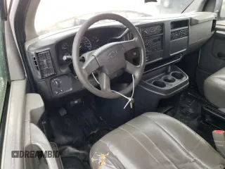 2006 Chevrolet Express Cargo z VIN 1GCGG25V161214847, wystawiony jako Copart lot #59890395 z przebiegiem 145 720 mil mil oraz Czysty tytuł • Clean title. Historia ofert i sprzedaży dostępna na DreamBid. Obrazek 8.
