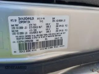 2002 Chrysler Town & Country Limited with VIN 2C8GP64L62R552398, listed as a IAAI auction lot 42021018 with 88,601 mi miles. Bid and sale history available at carsss.com. Image 9.