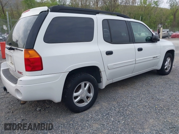 2005 GMC Envoy XL SLE with VIN 1GKET16S156140577, listed as a IAAI auction lot 42116766 with 145,060 mi miles. Bid and sale history available at carsss.com. Image 4.